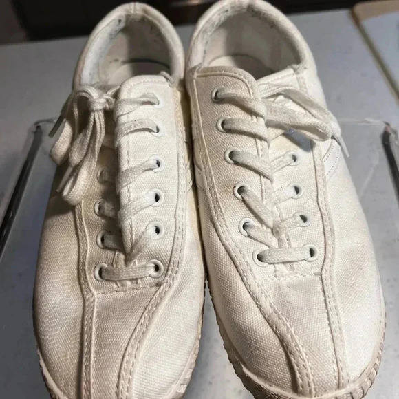 Tretorn Women’s Tennis Shoes 8.5 women’s - Picture 4 of 6